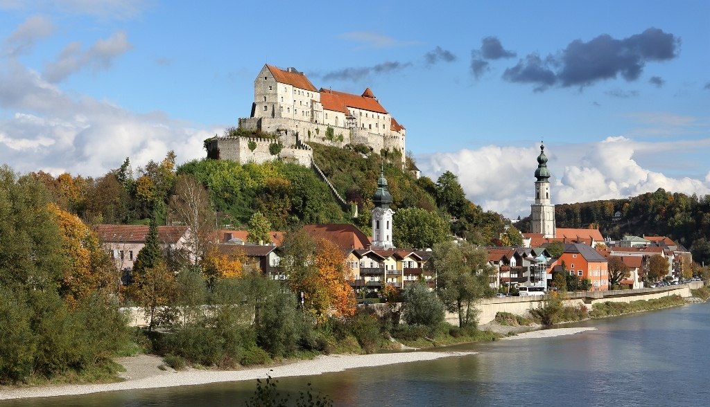 Zur Burg oder lieber zum Schloss? - Niederbayern  europaregion.org
